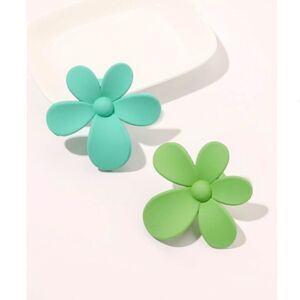 Two Flower Hair Clips  *2/12$*